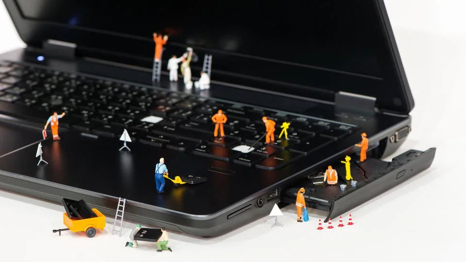 5 consejos para cuidar y prolongar la vida útil de tu laptop reacondicionada.