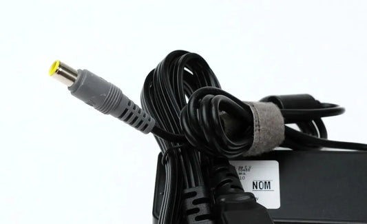 Cargador para Laptops Lenovo con 20v 3.25a y Punta Café 5.5mm X 2.5mm